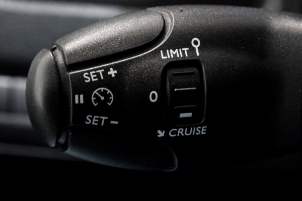 Peugeot e-Expert L2H1 Standard Premium 75 kWh 100% Elektrisch Snellader Airco/Navi SOH 92% 01-2022