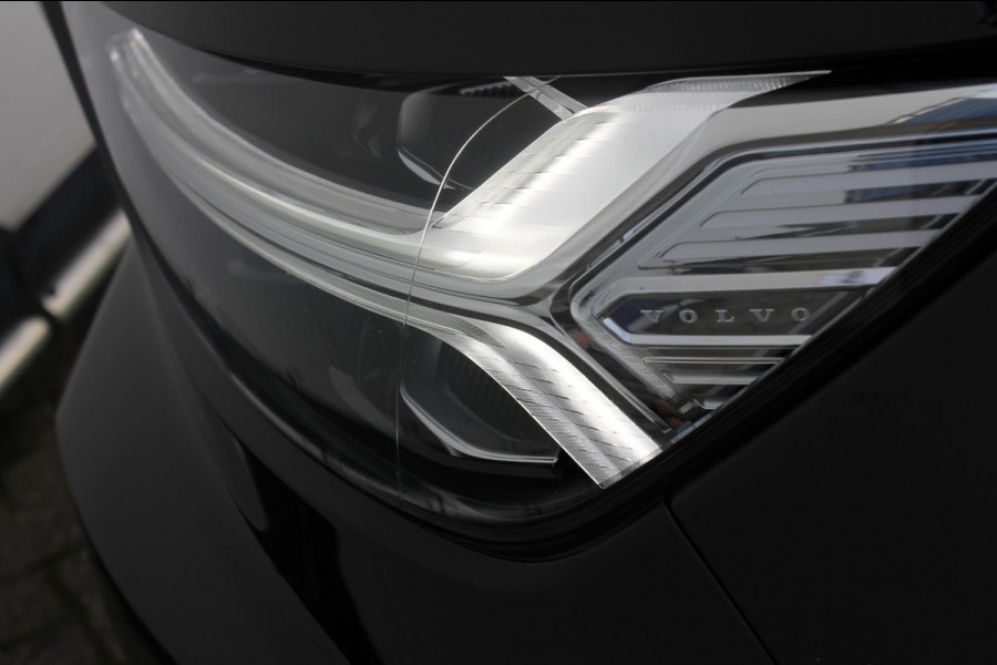 Volvo XC40 T3 163PK automaat Momentum Pro / Climate Control/ Cruise control/ elektrische achterklep/ Bluetooth/ Apple carplay/ Drive mode/ Parkeersensoren met camera/ Navigatie