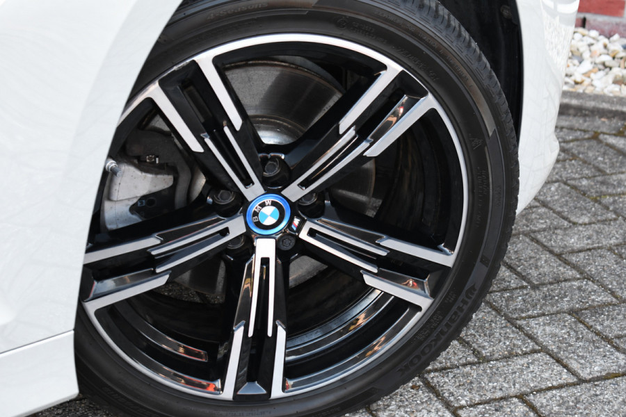 BMW 3 Serie Touring 320e M-Sport Shadowline Leder 18inch BTW-auto