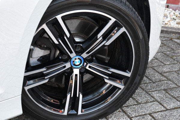 BMW 3 Serie Touring 320e M-Sport Shadowline Leder 18inch BTW-auto