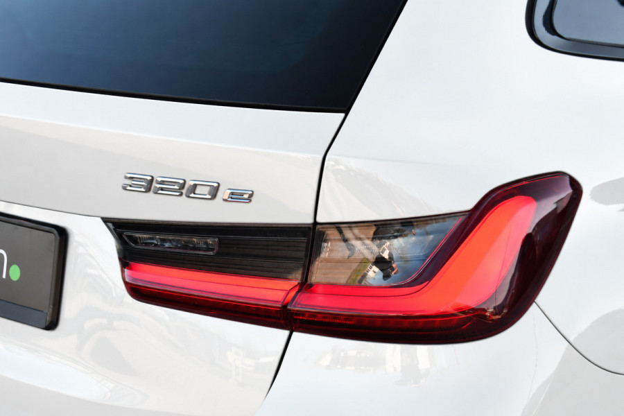 BMW 3 Serie Touring 320e M-Sport Shadowline Leder 18inch BTW-auto