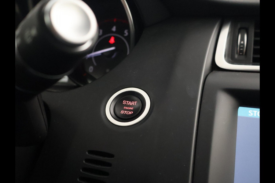Jaguar E-Pace 2.0 P200 AWD S + CARPLAY | AFN. TREKHAAK | STANDKACHEL | LEDER | CAMERA