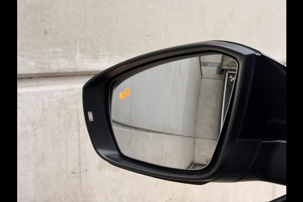 Volkswagen T-Cross 1.0 TSI DSG LED 17'' Stoelverw CarPlay
