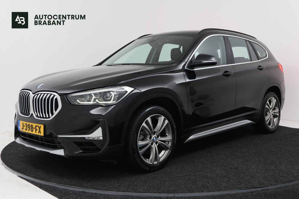 BMW X1 sDrive18i High Executive (TREKHAAK, CAMERA, STOELVERWARMING, DEALER ONDERHOUDEN)