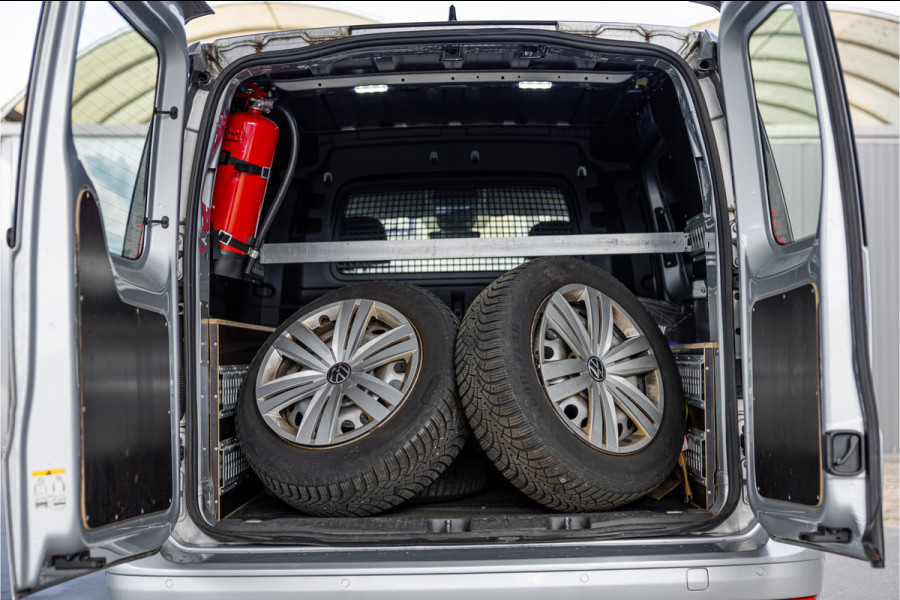 Volkswagen Caddy Cargo 2.0 TDI DSG | LED | CarPlay | Navigatie | Stoelverwarming | PDC | DAB | Automaat | Nieuwe APK