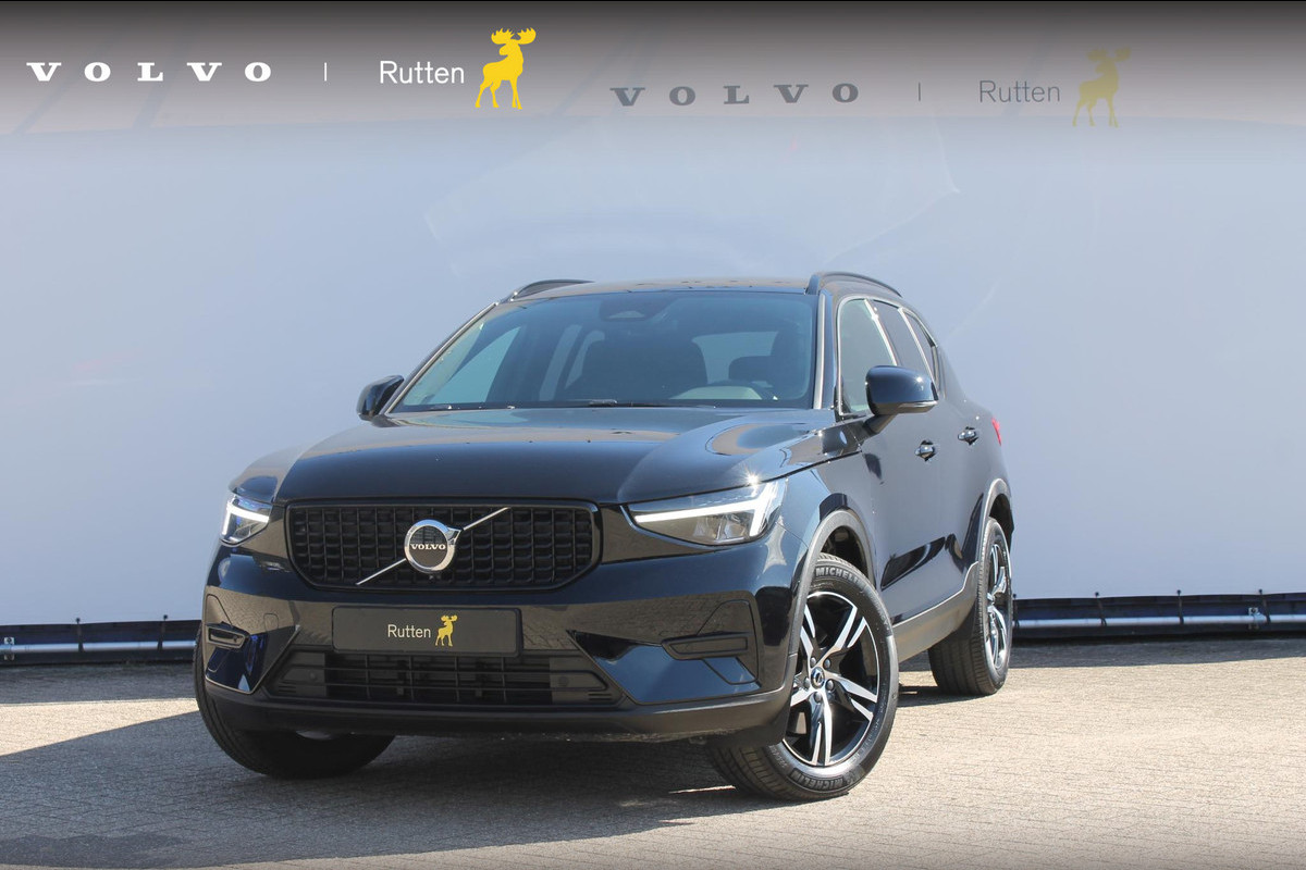 Volvo XC40 B4 211PK Automaat Plus Dark Harman Kardon Audio installatie / Semi elektrisch wegklapbare trekhaak / Google infotainment / Verwarmbare voorruit / Verwarmbare voorstoelen