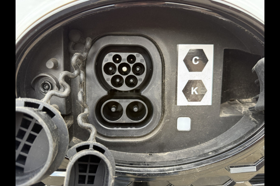 Maxus eDeliver 9 65kWh 204PK Elektrisch! 171km WLTP Elektrische Bakwagen Achterdeuren Airco ACC Carplay Camera Parkeersensoren Voor Meubelbak Koffer