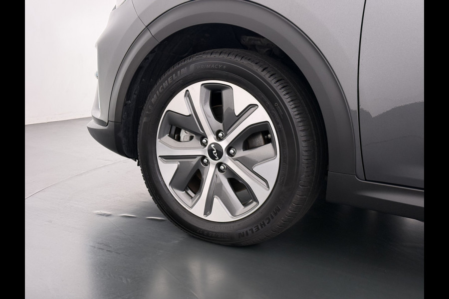 Kia e-Niro Edition 64kWh SOH 95,7% Stuur+Stoelverwarming Adap.Cruise Camera Apple Carplay Android Auto Navi Ecc Keyless-go DAB Lane Assist Isofix Regensensor Bluetooth 1e Eigenaar Origineel Nederlandse Auto