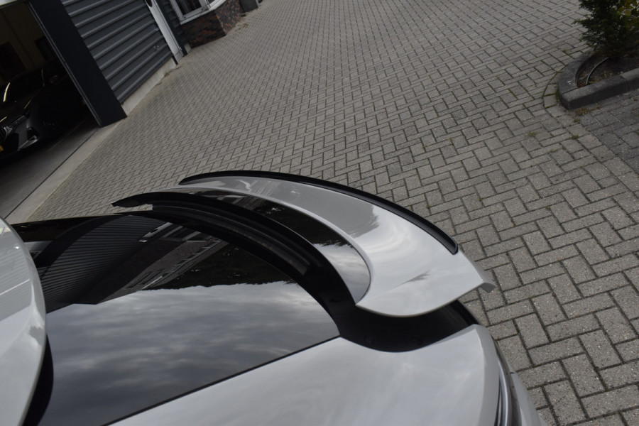 Porsche Cayenne Coupé 3.0 E-Hybrid Platinum Edition SportDesign *Krijt* | Sportuitlaat | Panorama | ACC | Trekhaak | Ventilatie | Achterasbesturing | Bose | Head-Up | 22'' Wielen |