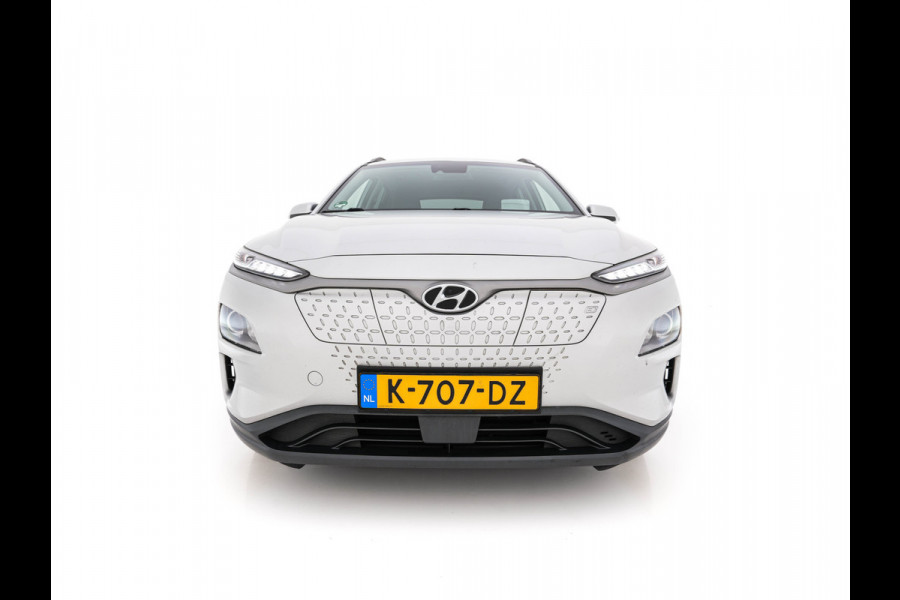 Hyundai Kona EV Fashion 64 kWh (3-Fase) {SOH-100%} (INCL-BTW)  Aut *HEATPUMP | NAVI-FULLMAP | LEATHER-FABRIC | KEYLESS | CAMERA | DAB | ECC | ADAPTIVE-CRUISE | LANE-ASSIST | HEATED-SEATS | PRIVACY-GLASS | HEAD-UP | SHIFTPADDLES | 17"ALU*
