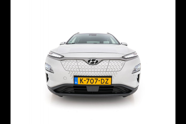 Hyundai Kona EV Fashion 64 kWh (3-Fase) {SOH-100%} (INCL-BTW)  Aut *HEATPUMP | NAVI-FULLMAP | LEATHER-FABRIC | KEYLESS | CAMERA | DAB | ECC | ADAPTIVE-CRUISE | LANE-ASSIST | HEATED-SEATS | PRIVACY-GLASS | HEAD-UP | SHIFTPADDLES | 17"ALU*