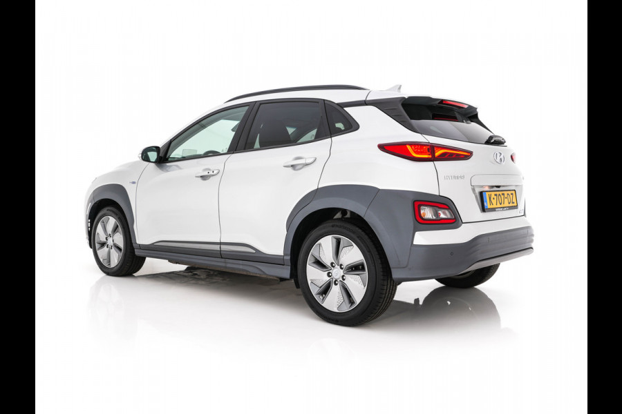 Hyundai Kona EV Fashion 64 kWh (3-Fase) {SOH-100%} (INCL-BTW)  Aut *HEATPUMP | NAVI-FULLMAP | LEATHER-FABRIC | KEYLESS | CAMERA | DAB | ECC | ADAPTIVE-CRUISE | LANE-ASSIST | HEATED-SEATS | PRIVACY-GLASS | HEAD-UP | SHIFTPADDLES | 17"ALU*