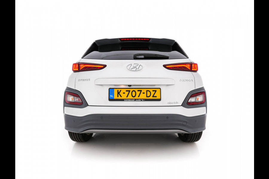 Hyundai Kona EV Fashion 64 kWh (3-Fase) {SOH-100%} (INCL-BTW)  Aut *HEATPUMP | NAVI-FULLMAP | LEATHER-FABRIC | KEYLESS | CAMERA | DAB | ECC | ADAPTIVE-CRUISE | LANE-ASSIST | HEATED-SEATS | PRIVACY-GLASS | HEAD-UP | SHIFTPADDLES | 17"ALU*