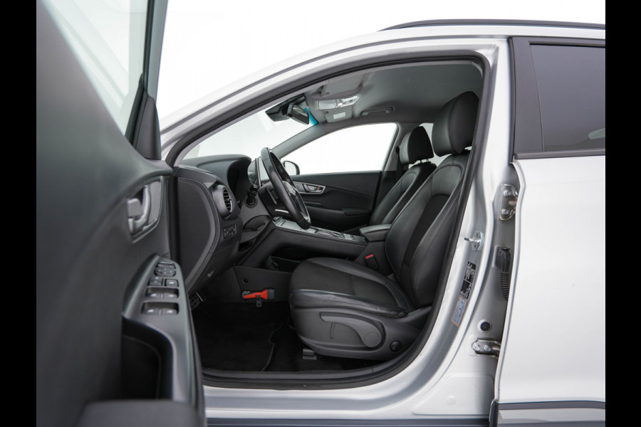 Hyundai Kona EV Fashion 64 kWh (3-Fase) {SOH-100%} (INCL-BTW)  Aut *HEATPUMP | NAVI-FULLMAP | LEATHER-FABRIC | KEYLESS | CAMERA | DAB | ECC | ADAPTIVE-CRUISE | LANE-ASSIST | HEATED-SEATS | PRIVACY-GLASS | HEAD-UP | SHIFTPADDLES | 17"ALU*