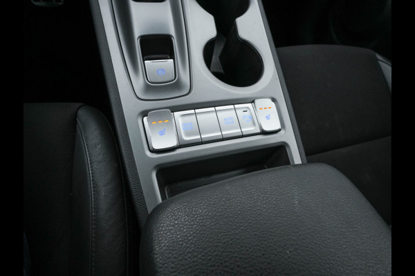 Hyundai Kona EV Fashion 64 kWh (3-Fase) {SOH-100%} (INCL-BTW)  Aut *HEATPUMP | NAVI-FULLMAP | LEATHER-FABRIC | KEYLESS | CAMERA | DAB | ECC | ADAPTIVE-CRUISE | LANE-ASSIST | HEATED-SEATS | PRIVACY-GLASS | HEAD-UP | SHIFTPADDLES | 17"ALU*