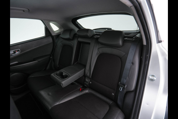 Hyundai Kona EV Fashion 64 kWh (3-Fase) {SOH-100%} (INCL-BTW)  Aut *HEATPUMP | NAVI-FULLMAP | LEATHER-FABRIC | KEYLESS | CAMERA | DAB | ECC | ADAPTIVE-CRUISE | LANE-ASSIST | HEATED-SEATS | PRIVACY-GLASS | HEAD-UP | SHIFTPADDLES | 17"ALU*