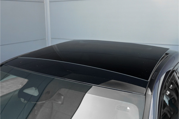 Mercedes-Benz C-Klasse 200 Launch Edition AMG Line Pano Trekhaak Camera Stoelverw