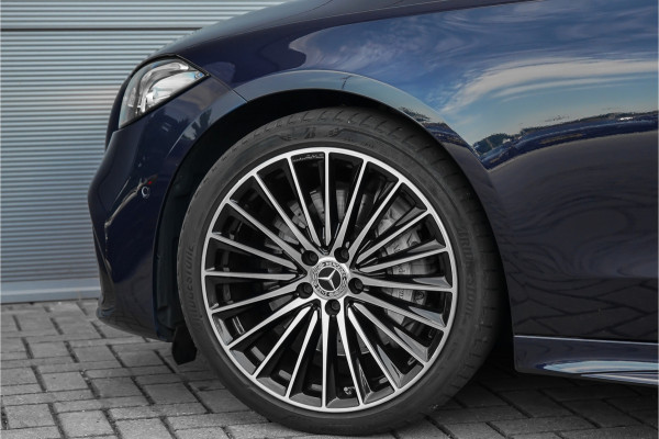 Mercedes-Benz C-Klasse 200 Launch Edition AMG Line Pano Trekhaak Camera Stoelverw