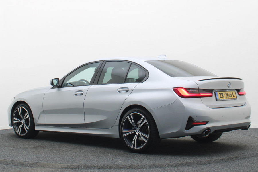 BMW 3-serie 320i Executive Edition Leder/Stof, Virtual, Cruise, Apple Carplay, LED, Climate, PDC, 19''