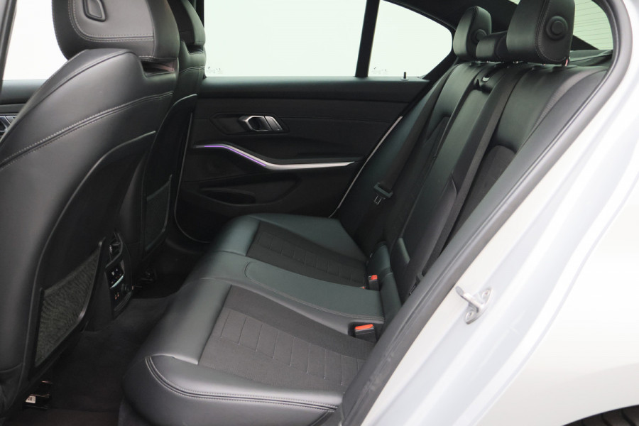 BMW 3-serie 320i Executive Edition Leder/Stof, Virtual, Cruise, Apple Carplay, LED, Climate, PDC, 19''