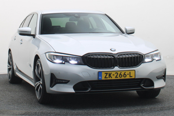 BMW 3-serie 320i Executive Edition Leder/Stof, Virtual, Cruise, Apple Carplay, LED, Climate, PDC, 19''