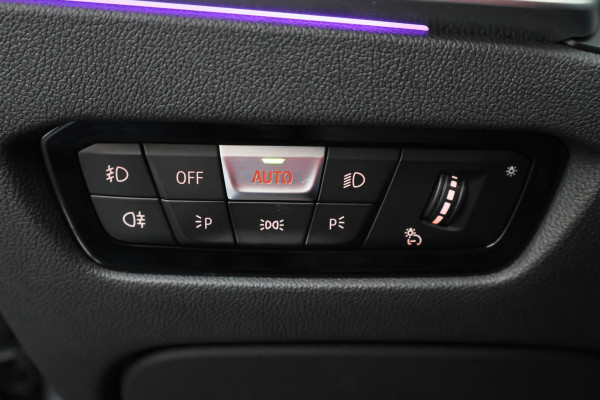 BMW 3-serie 320i Executive Edition Leder/Stof, Virtual, Cruise, Apple Carplay, LED, Climate, PDC, 19''