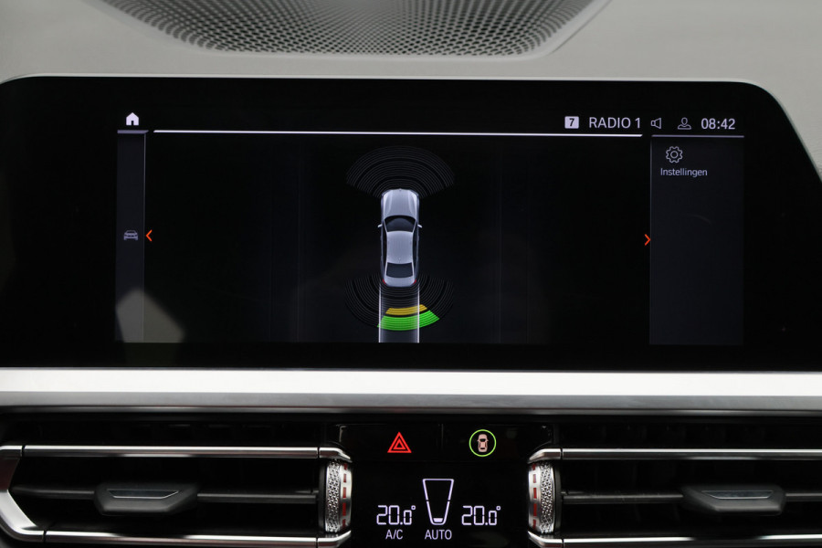 BMW 3-serie 320i Executive Edition Leder/Stof, Virtual, Cruise, Apple Carplay, LED, Climate, PDC, 19''