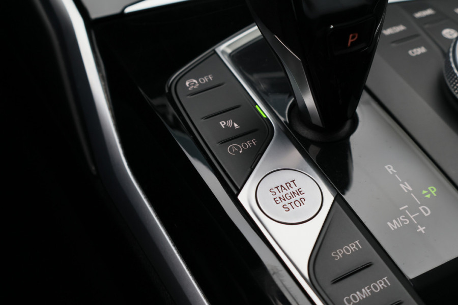 BMW 3-serie 320i Executive Edition Leder/Stof, Virtual, Cruise, Apple Carplay, LED, Climate, PDC, 19''