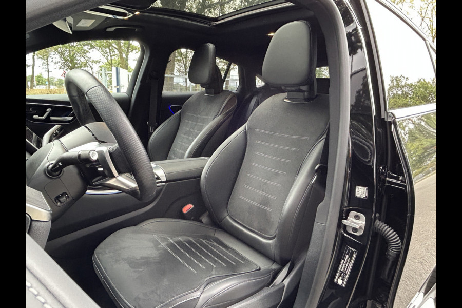 Mercedes-Benz GLC 300e AMG Coupé // Burmester // Distronic // Panoramadak // 360 Camera // Memory // Treeplanken // 20" Multi Spaak Velgen // Acht