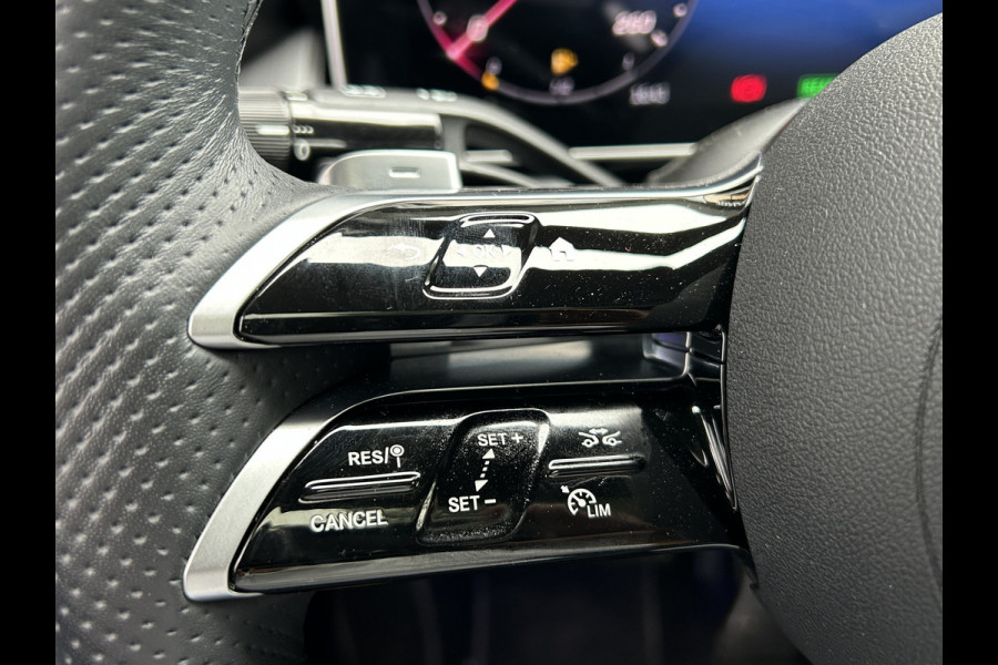 Mercedes-Benz GLC 300e AMG Coupé // Burmester // Distronic // Panoramadak // 360 Camera // Memory // Treeplanken // 20" Multi Spaak Velgen // Acht