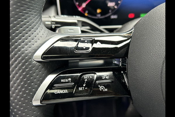 Mercedes-Benz GLC 300e AMG Coupé // Burmester // Distronic // Panoramadak // 360 Camera // Memory // Treeplanken // 20" Multi Spaak Velgen // Acht