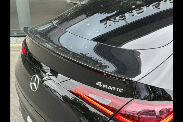 Mercedes-Benz GLC 300e AMG Coupé // Burmester // Distronic // Panoramadak // 360 Camera // Memory // Treeplanken // 20" Multi Spaak Velgen // Acht