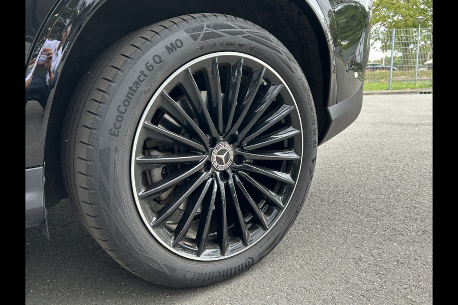 Mercedes-Benz GLC 300e AMG Coupé // Burmester // Distronic // Panoramadak // 360 Camera // Memory // Treeplanken // 20" Multi Spaak Velgen // Acht