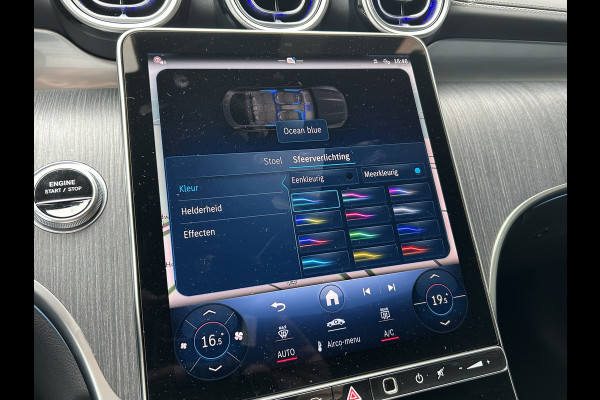 Mercedes-Benz GLC 300e AMG Coupé // Burmester // Distronic // Panoramadak // 360 Camera // Memory // Treeplanken // 20" Multi Spaak Velgen // Acht