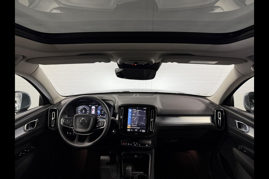 Volvo XC40 1.5 T4 Recharge Inscription Expression Open dak | Stuur-/Stoelverwarming | Achteruitrij camera | Cruise control | Keyless | 19" wielen