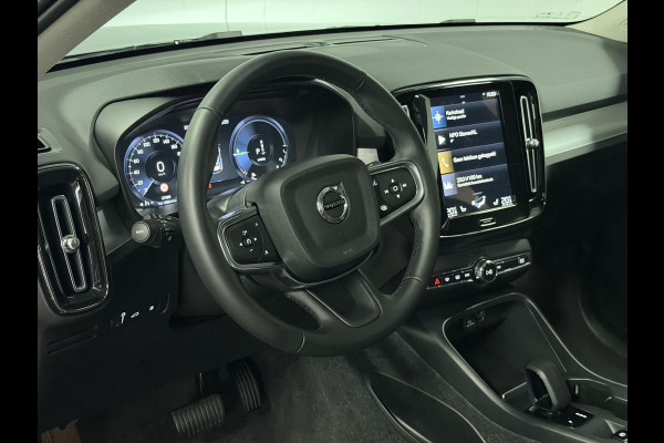 Volvo XC40 1.5 T4 Recharge Inscription Expression Open dak | Stuur-/Stoelverwarming | Achteruitrij camera | Cruise control | Keyless | 19" wielen