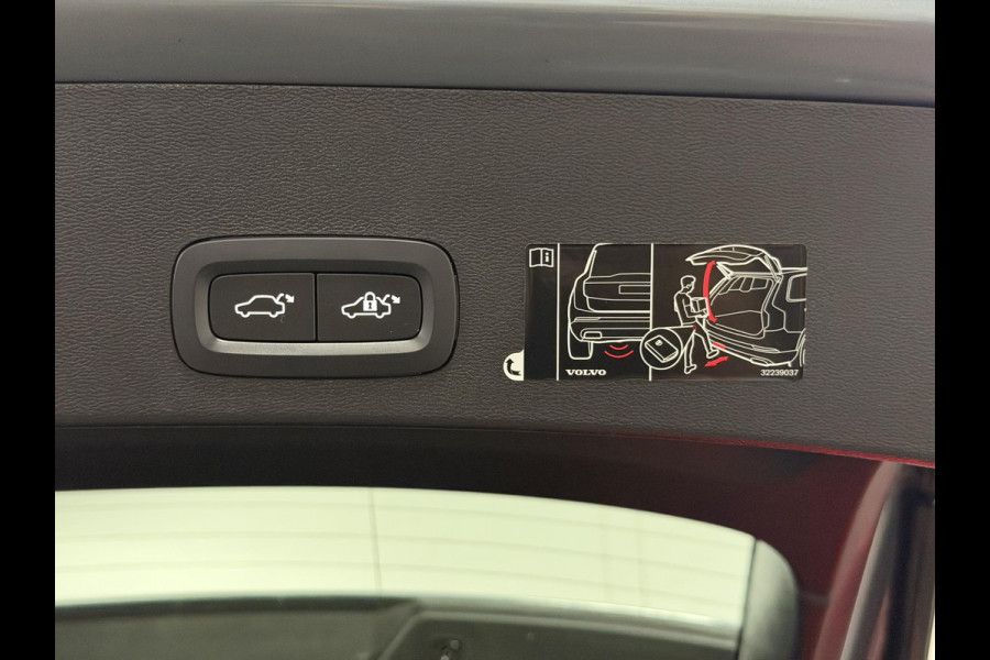 Volvo XC40 1.5 T4 Recharge Inscription Expression Open dak | Stuur-/Stoelverwarming | Achteruitrij camera | Cruise control | Keyless | 19" wielen