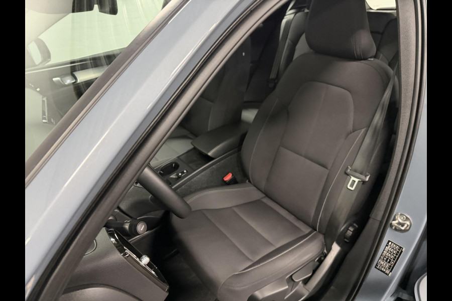 Volvo XC40 1.5 T4 Recharge Inscription Expression Open dak | Stuur-/Stoelverwarming | Achteruitrij camera | Cruise control | Keyless | 19" wielen