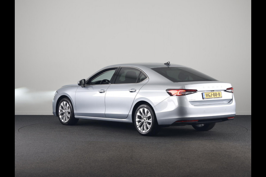 Škoda Superb 1.5 TSI MHEV First Edition 150pk | Navigatie | Trekhaak | Parkeercamera | 18 inch lichtmetalen velgen | Verlengde garantie |