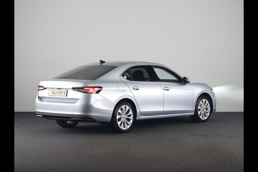 Škoda Superb 1.5 TSI MHEV First Edition 150pk | Navigatie | Trekhaak | Parkeercamera | 18 inch lichtmetalen velgen | Verlengde garantie |