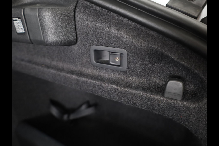 Škoda Superb 1.5 TSI MHEV First Edition 150pk | Navigatie | Trekhaak | Parkeercamera | 18 inch lichtmetalen velgen | Verlengde garantie |