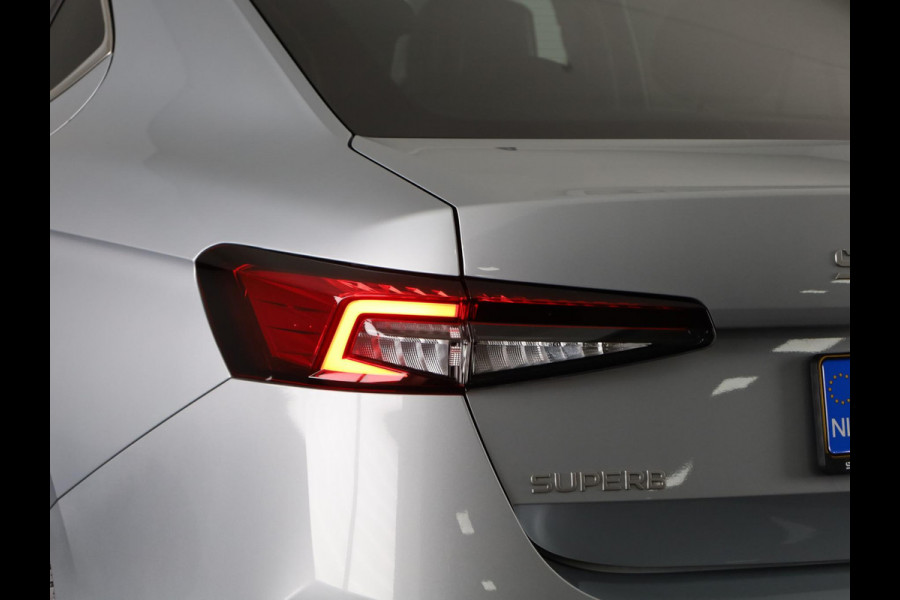 Škoda Superb 1.5 TSI MHEV First Edition 150pk | Navigatie | Trekhaak | Parkeercamera | 18 inch lichtmetalen velgen | Verlengde garantie |