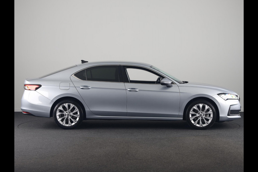 Škoda Superb 1.5 TSI MHEV First Edition 150pk | Navigatie | Trekhaak | Parkeercamera | 18 inch lichtmetalen velgen | Verlengde garantie |