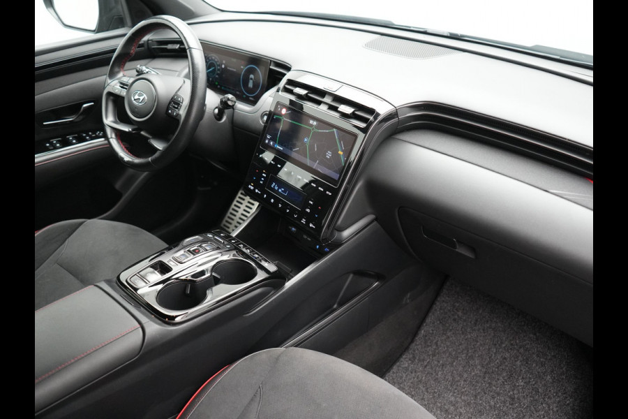 Hyundai Tucson 1.6 T-GDI N Line 4WD PHEV 265pk Dealer O.H | Adaptive Cruise | Camera | Alcantara Sportstoelen & Stuur Verwarmd | Krell Audio | Apple Carplay | Keyless | Blis | 19"L.M | Navigatie | DAB | Plug In Hybrid |