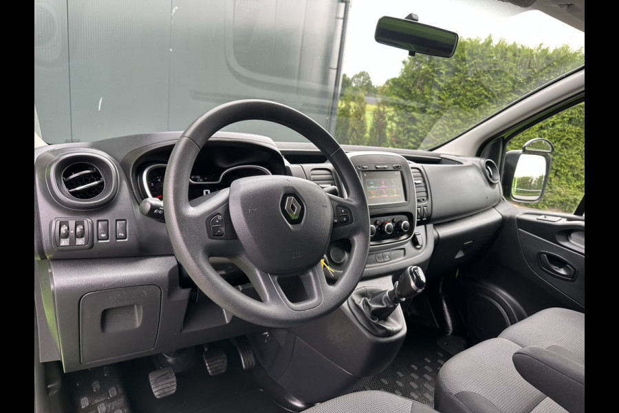 Renault Trafic 1.6 dCi / L2H1 / 1e EIG. / LED / BOTT INRICHTING / IMPERIAAL / TREKHAAK / NAVI / AIRCO / CRUISE