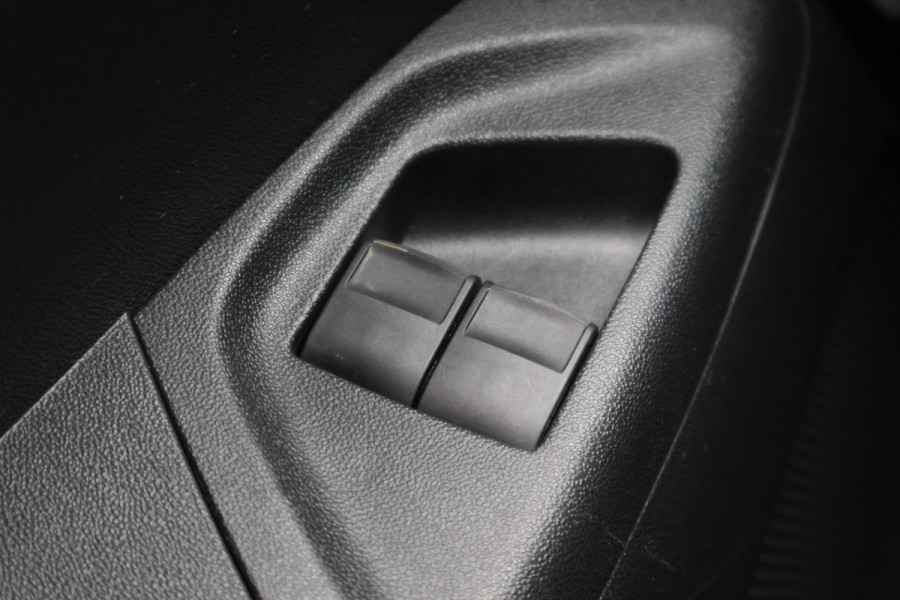 Peugeot 108 1.0 e-VTi Active Eerste Eigenaar, 5-Deurs, Airco, Bluetooth, DAB, Elektrische Ramen