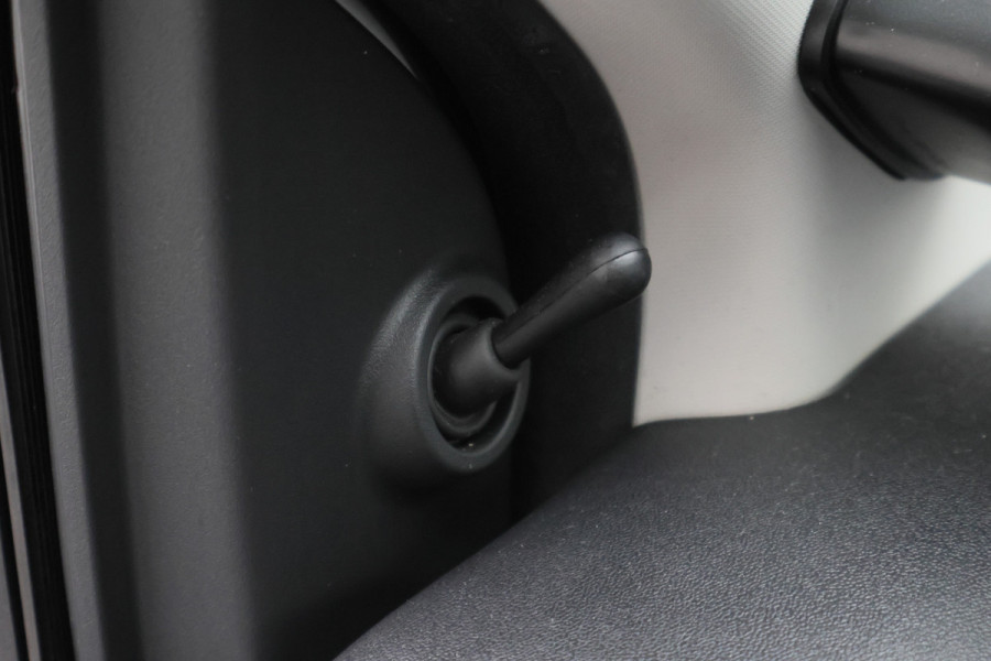 Peugeot 108 1.0 e-VTi Active Eerste Eigenaar, 5-Deurs, Airco, Bluetooth, DAB, Elektrische Ramen