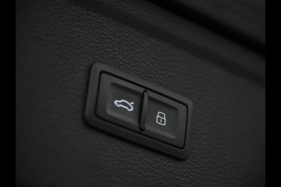 Audi Q5 50 TFSI e S edition | Panoramadak | Camera | Memory Seat | Keyless Entry | Trekhaak | Cruise Control | Interieurvoorklimatisering |