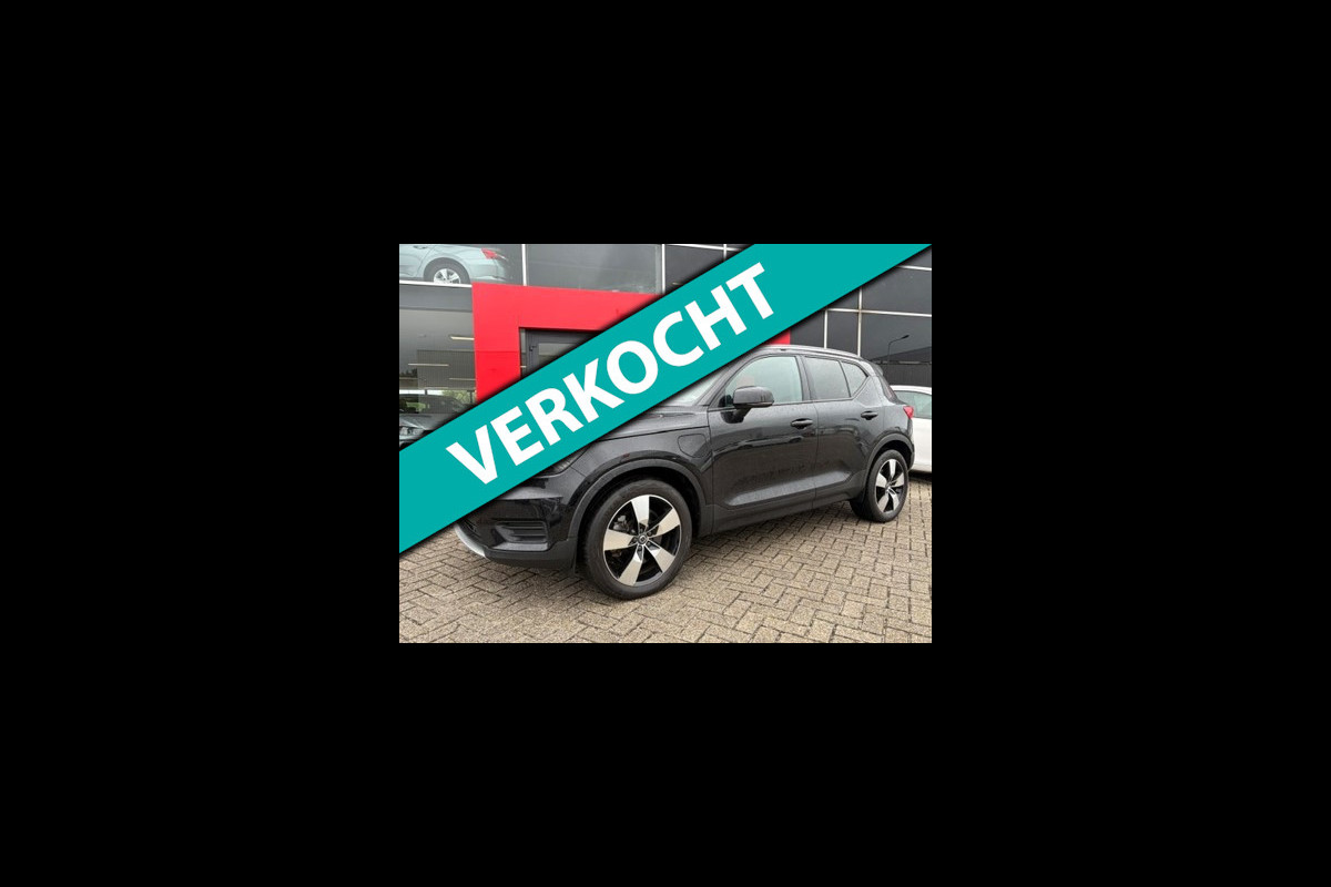 Volvo XC40 1.5 T5 Twin Engine Momentum Pro / camera