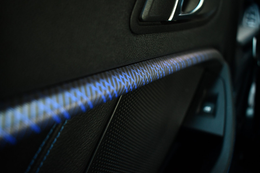 BMW 2 Serie Gran Coupé 218i M-Sport Shadowline Trekhaak 18inch Live-cockpit Sfeerverlichting
